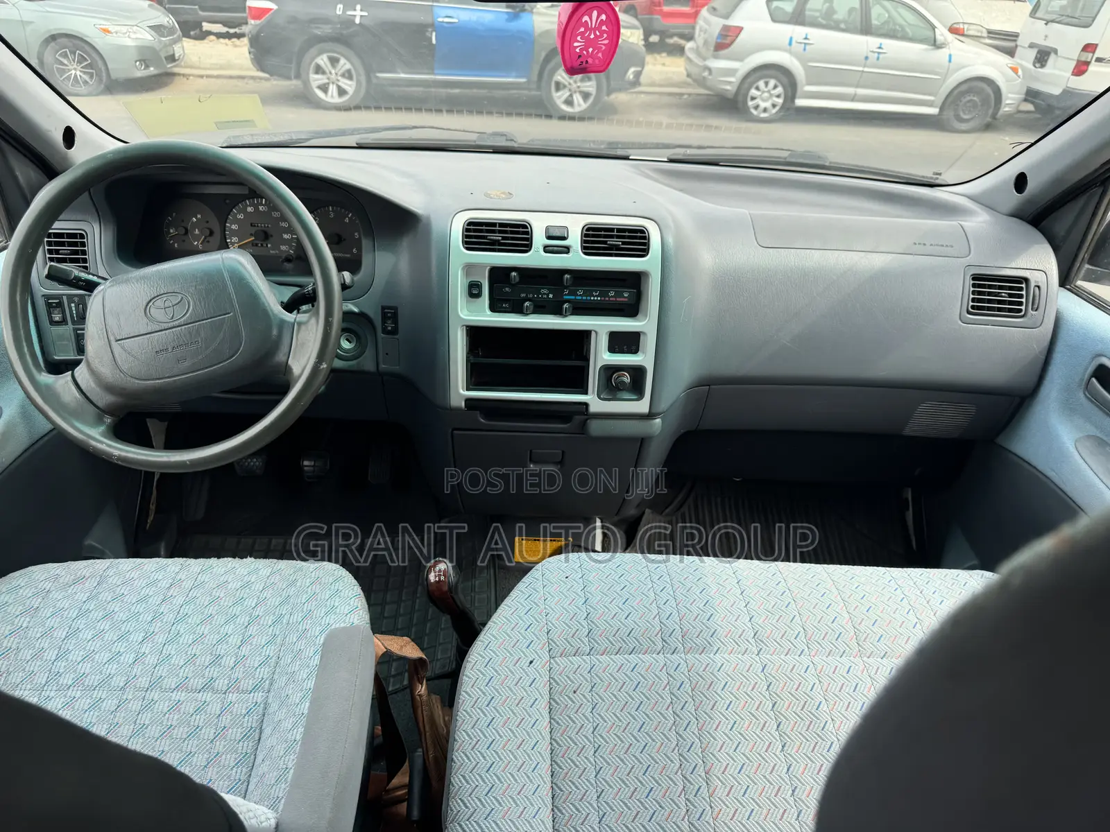 Toyota HiAce 2005 White