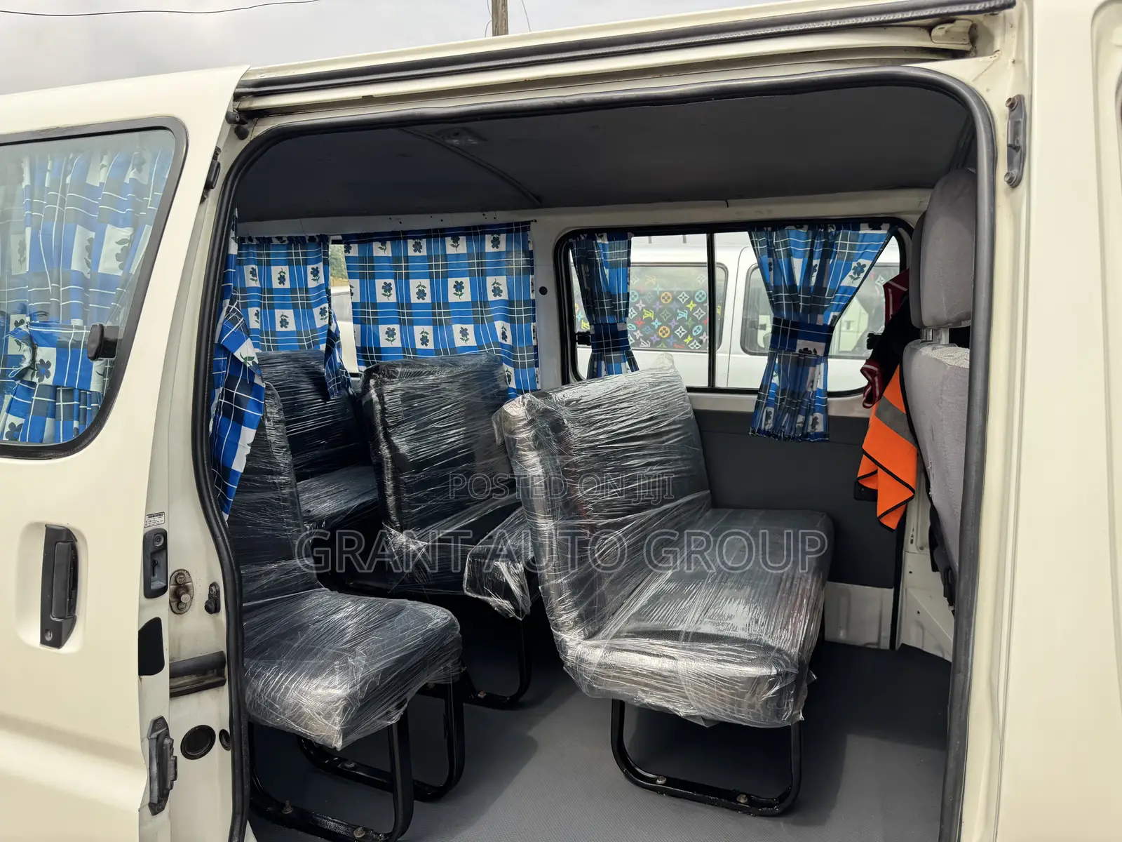 Toyota HiAce 2005 White