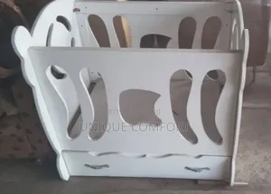 Top Quality Imported Baby Bed With Drawers