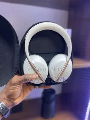 Bose NC 700 Bluetooth Headphone Used