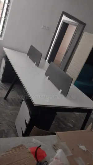 Imported Quality Executive 4 Seaters Workstation Table
