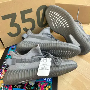 Yeezy Boost Classic Sneakers 40-46