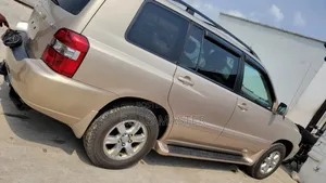Toyota Highlander 2005 Gold