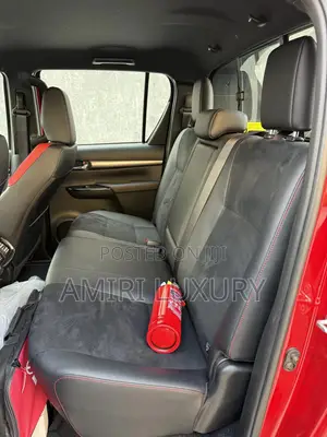 New Toyota Hilux 2023 Red