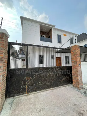 5bdrm Duplex in Chevron for sale