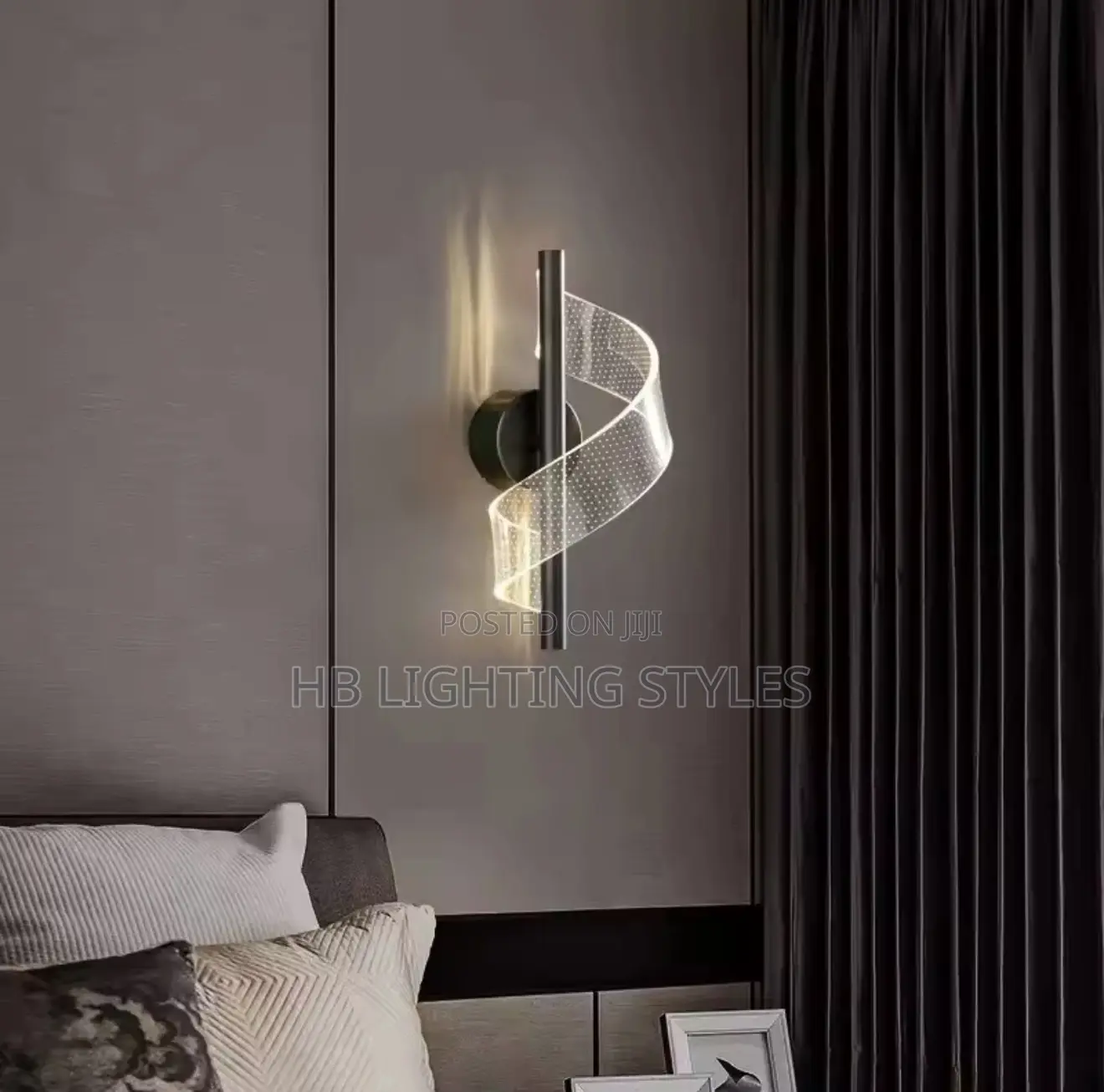 Black Minimalist LED Wall Lamp