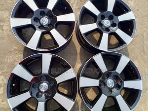 Toyota Camry 17" Rim Available