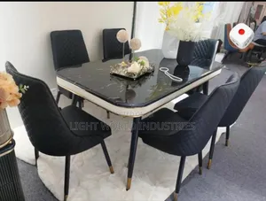 Quality Mable Dining Table