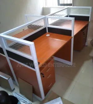 Four Men Workstation for Your Workplace