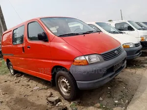 Toyota HiAce 2004 Red