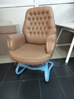 Brown Executive Visitors Chair