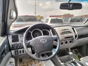 Toyota Tacoma Double Cab V6 Automatic 2010 Silver