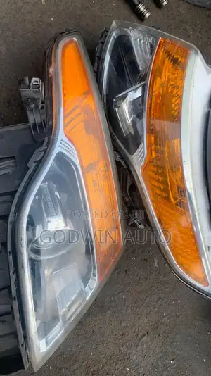 Headlamp Ford Explorer 2013