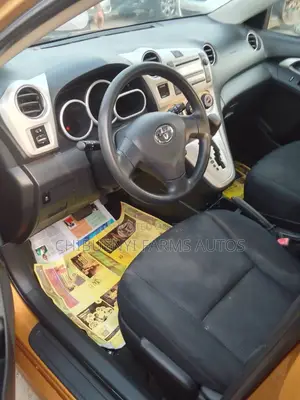 Toyota Matrix 2011 Gold