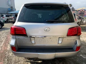 Lexus LX 570 AWD 2015 Silver