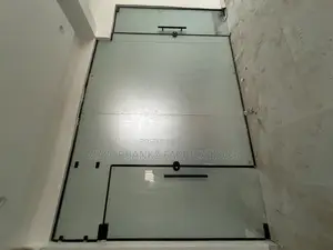 Office Partitioning Using Glass With Frosting Effects