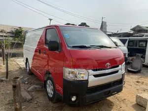 Toyota HiAce 2013