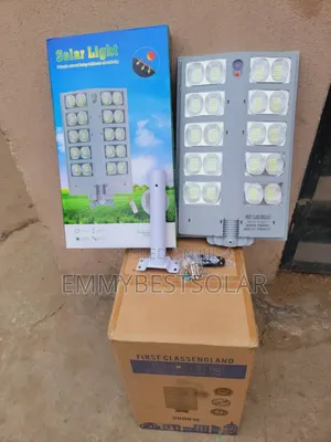 2000w First Class Spot Eyes Solar Street Light