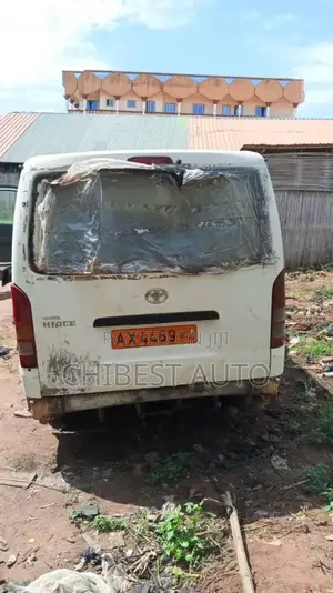Toyota Hiace Front and Back Windscreen Available Now