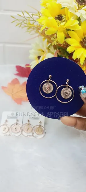Rosegold Casual Loop Earring