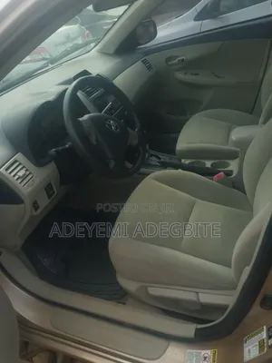 Toyota Corolla 2012 Gold
