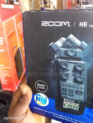 Zoom H6/Blk Handy Recorder.