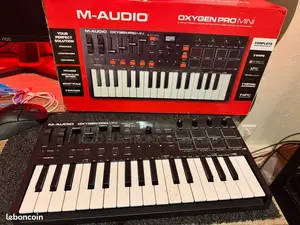 Oxygen Pro Mini Midi Keyboard