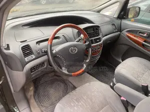 Toyota Previa Automatic 2002 Green