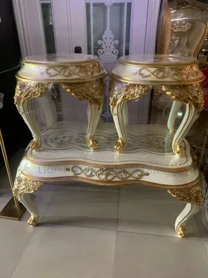 Classic Royal Center Table With Two Stool