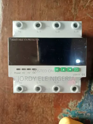 Automatic Transfer Switch 3phase in 1phase Out.