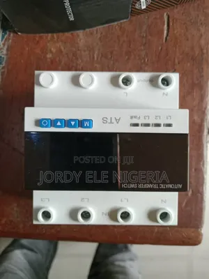Automatic Transfer Switch 3phase in 1phase Out.