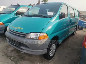 Toyota HiAce 2004 Green