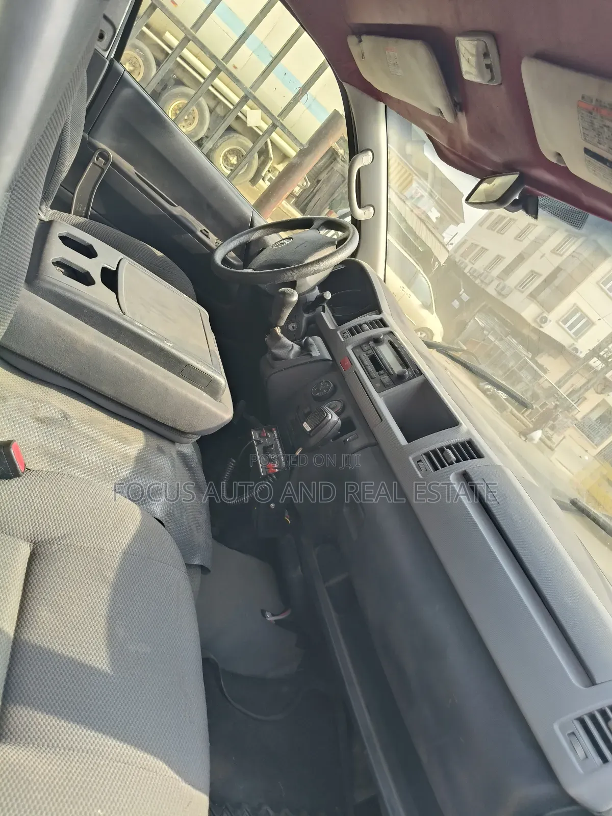 Toyota HiAce 2016