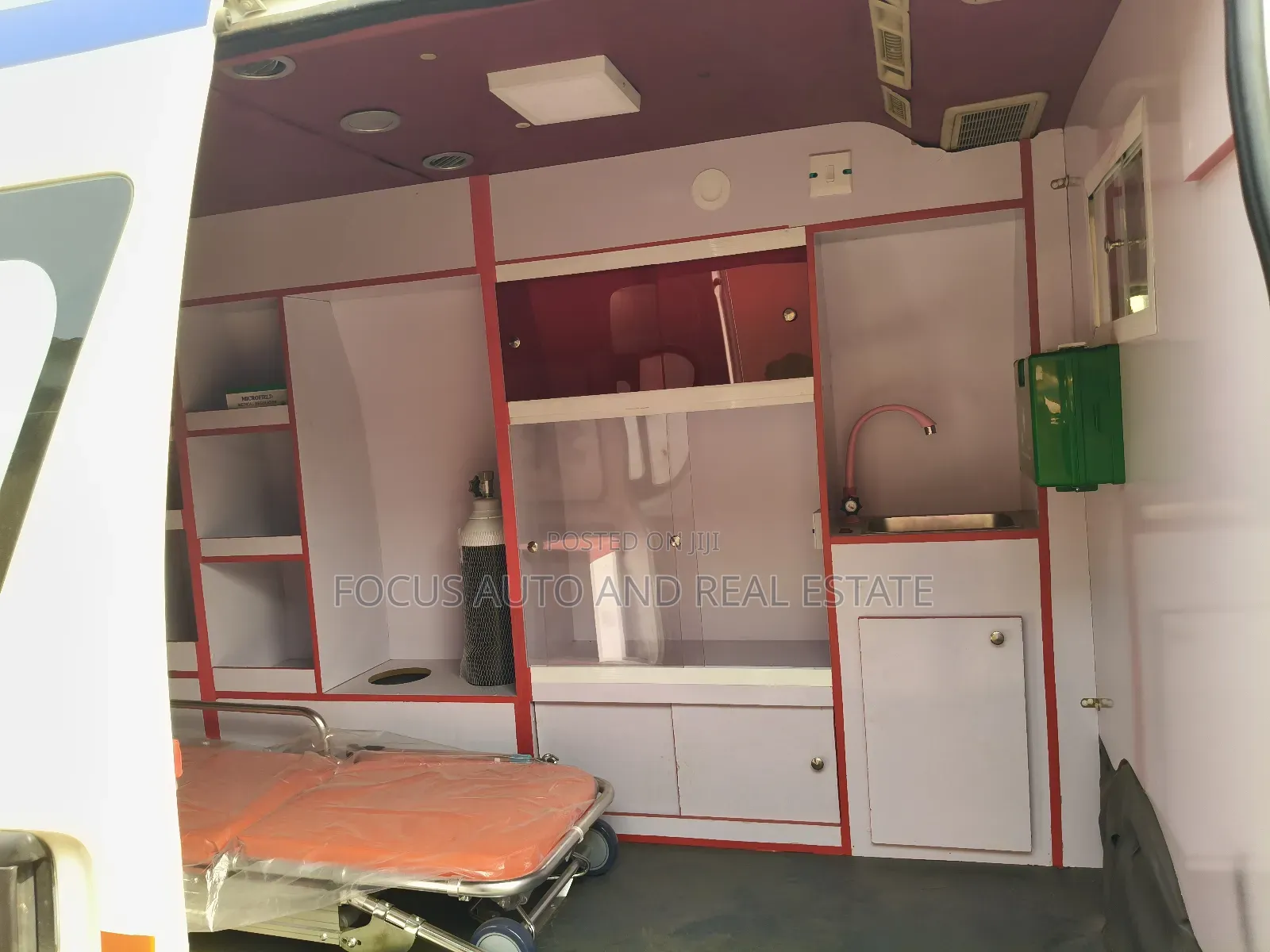Toyota HiAce 2016