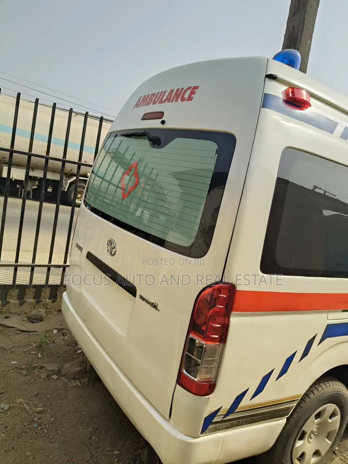 Toyota HiAce 2016