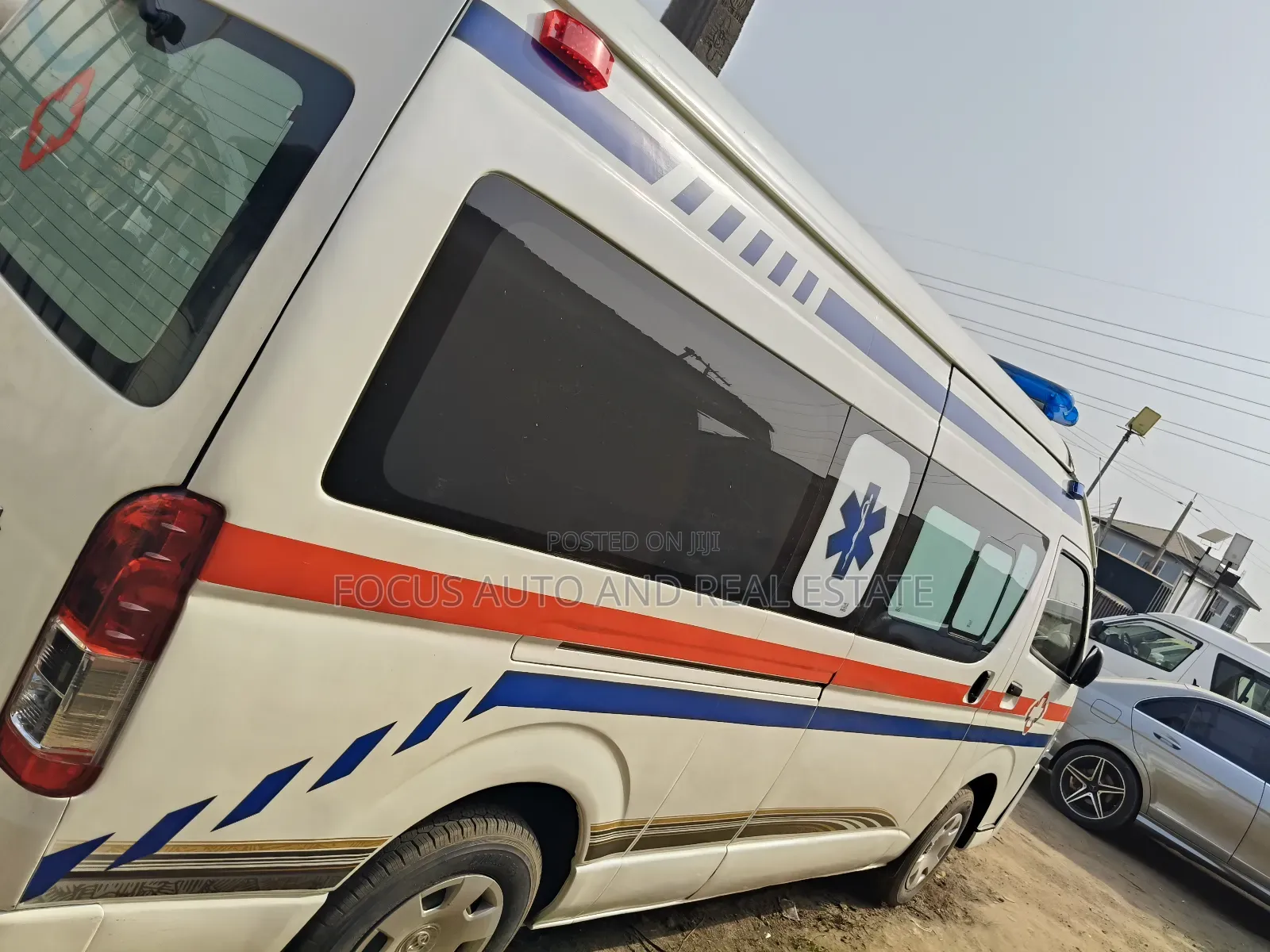 Toyota HiAce 2016