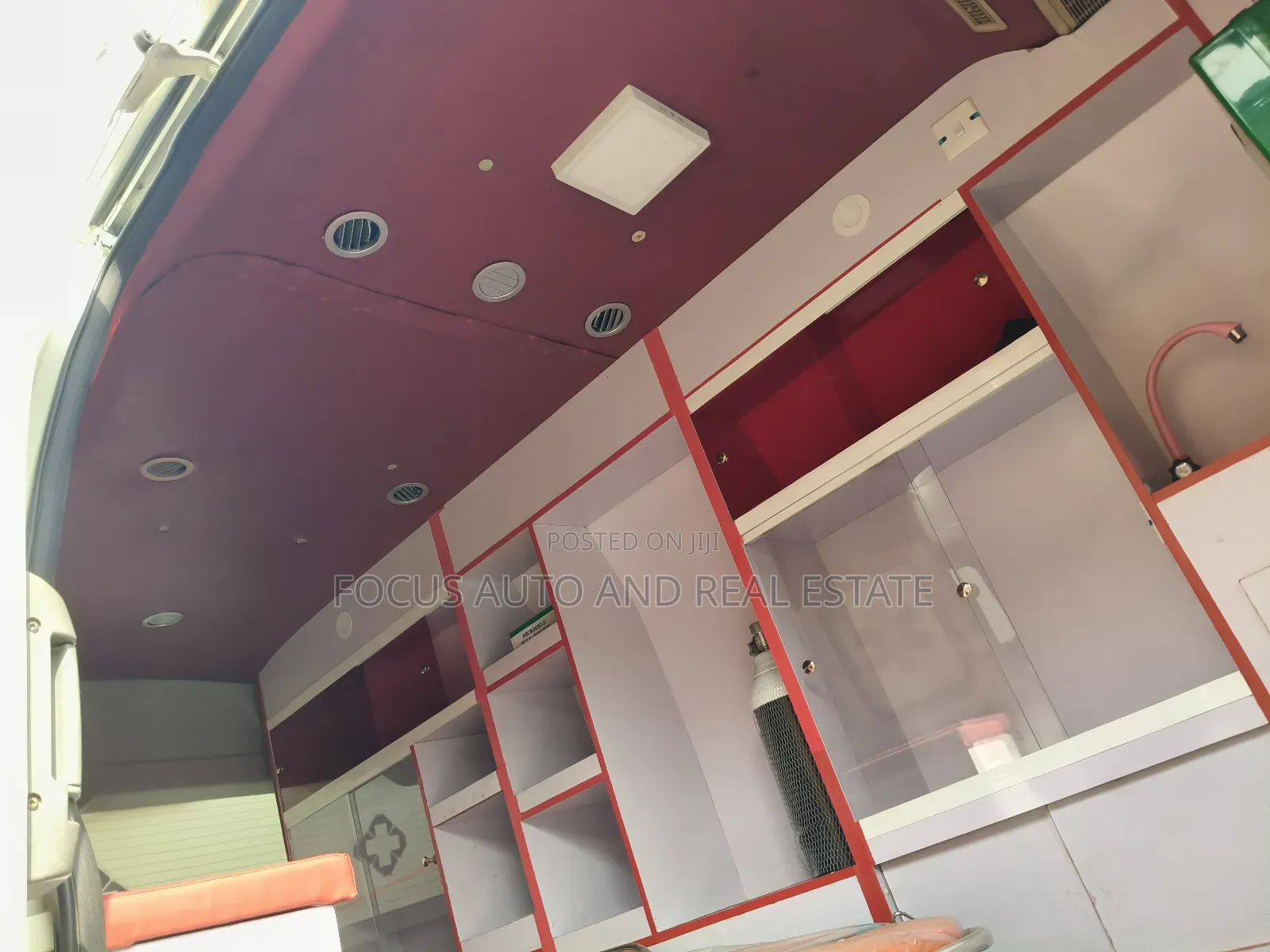 Toyota HiAce 2016