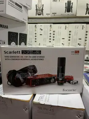 Focusrite 2i2 Sound Card With Headphones And Microphone
