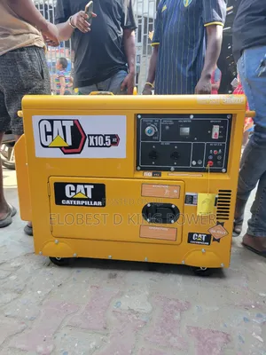 Original Cat Caterpillar Diesel Soundproof Generator.