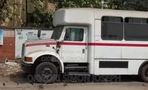 Bus 2002 White