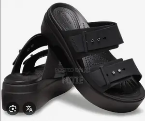 Quality Brooklyn Buckle Low Wedge Crocs