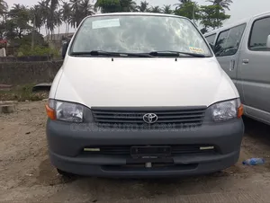 Toyota HiAce 2001 White
