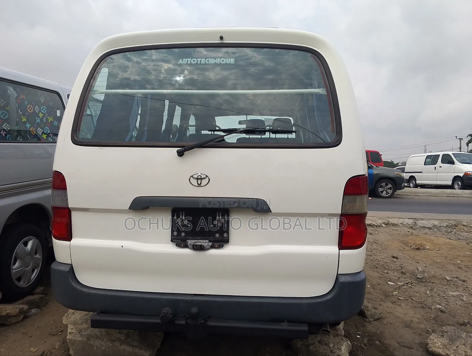 Toyota HiAce 2001 White