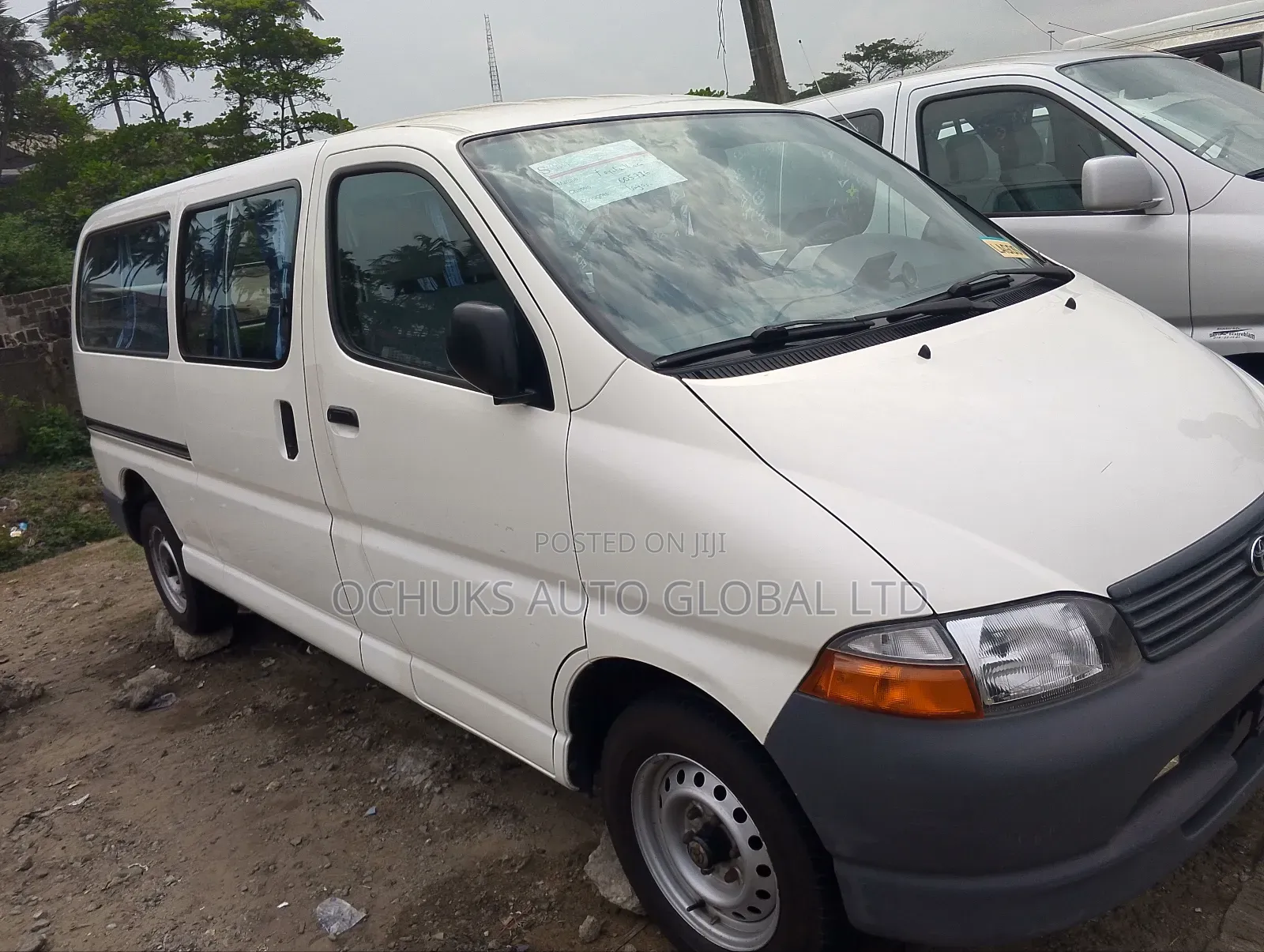 Toyota HiAce 2001 White