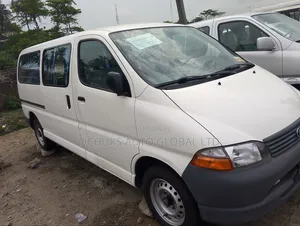 Toyota HiAce 2001 White