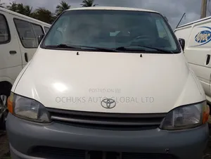 Toyota HiAce 2001 White