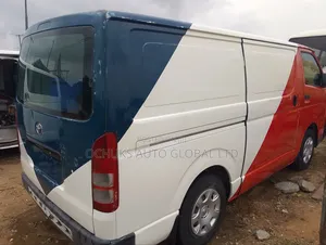 Toyota HiAce 2012