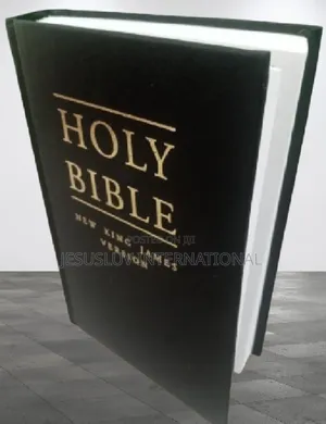 Holy Bible (NKJV) With Concordance / Dictionary (Hardcover)