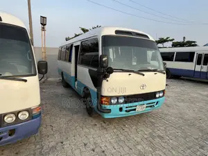 Rent a Coaster , Hiace on the Island