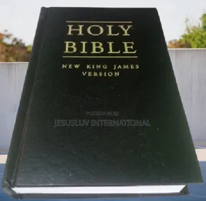 NKJV Holy Bible With Concordance / Dictionary (Hardcover)